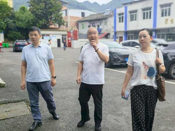 察看校园